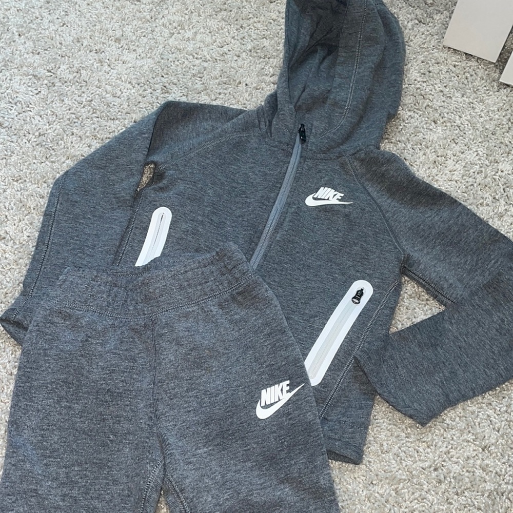 Toddler Nike sweat suit